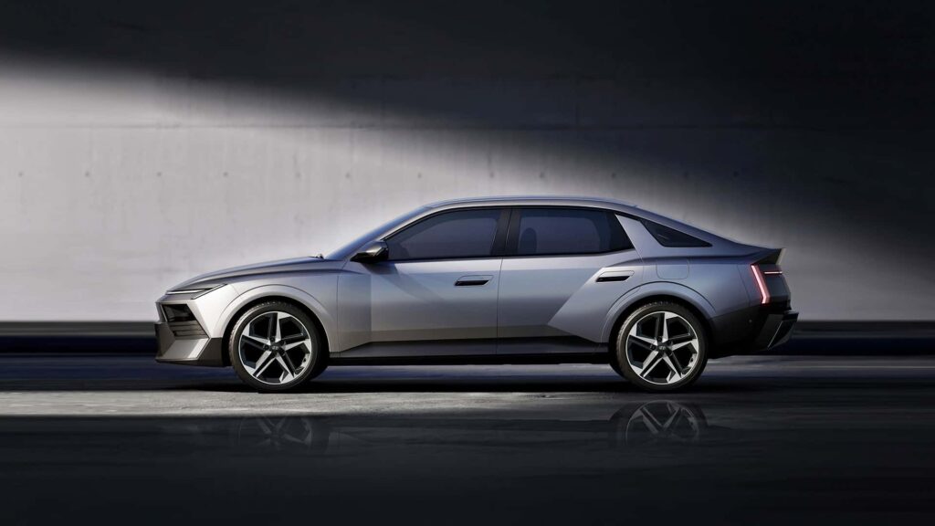 Hyundai Elantra 1