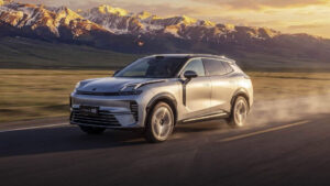 Lynk & Co 08 EM-P